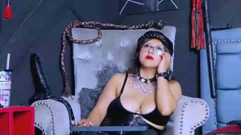 Miss Evangeline    online show from 06/25/26, 12:54