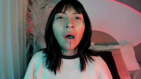 Snapshot of evangeline_bell chatting on 09/20/25, 12:17 Eva online show from 09/20/25, 12:17