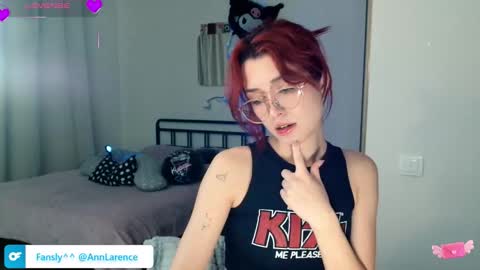 Snapshot of evangeline_lawrence chatting on 11/11/25, 04:29 Annice online show from 11/11/25, 04:29