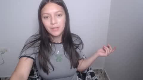 Snapshot of evangeline_petite chatting on 05/27/26, 02:19 eva online show from 05/27/26, 02:19