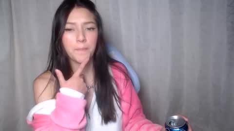Snapshot of evangeline_petite chatting on 06/08/26, 01:28 eva online show from 06/08/26, 01:28