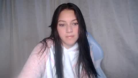 Snapshot of evangeline_petite chatting on 06/16/26, 10:45 eva online show from 06/16/26, 10:45
