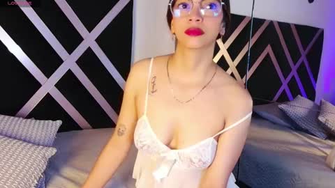 Snapshot of evangelinebonet chatting on 10/23/25, 01:10 evangelinebonet online show from 10/23/25, 01:10