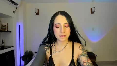 Snapshot of evangelinelovee chatting on 05/22/26, 11:43 Evangeline online show from 05/22/26, 11:43