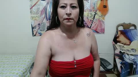 Snapshot of evangelinhotxxx33 chatting on 01/12/25, 09:08 Eva online show from 01/12/25, 09:08