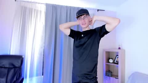 Snapshot of evans_lubov chatting on 06/03/26, 03:28 Evans Lubov online show from 06/03/26, 03:28