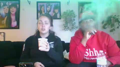 Snapshot of evanschris2048 chatting on 10/31/25, 02:01 evanschris2048 online show from 10/31/25, 02:01