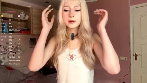 Eva online show from 11/16/25, 07:03