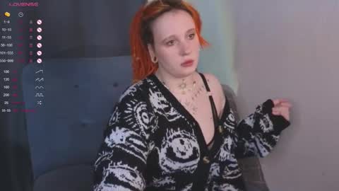 Snapshot of evaredmooon chatting on 09/21/25, 12:18 Moon online show from 09/21/25, 12:18