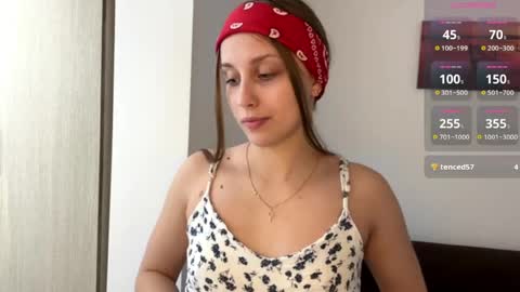 Snapshot of evarenard_ chatting on 04/17/26, 05:38 evarenard_ online show from 04/17/26, 05:38