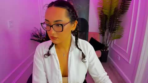 Snapshot of evasarazardje chatting on 09/15/25, 04:23 evasarazardje online show from 09/15/25, 04:23