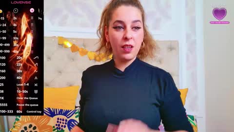 Snapshot of evasinclairr chatting on 02/17/26, 12:01 evasinclairr online show from 02/17/26, 12:01