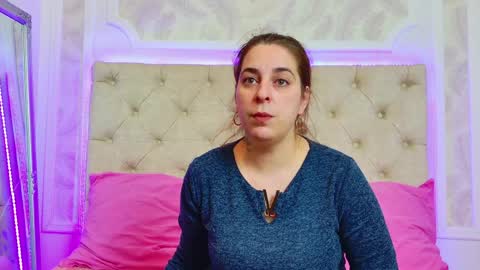 Snapshot of evasinclairr chatting on 04/02/26, 03:59 evasinclairr online show from 04/02/26, 03:59