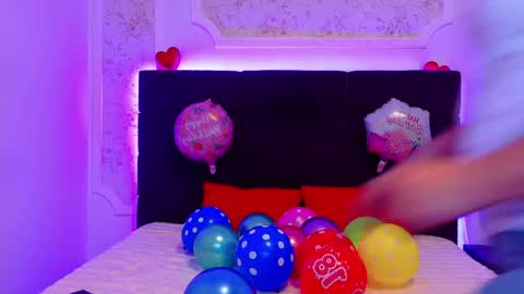 Snapshot of evasinclairr chatting on 05/26/26, 03:46 evasinclairr online show from 05/26/26, 03:46