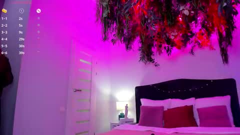 Snapshot of evastil chatting on 10/08/25, 12:25 Eva online show from 10/08/25, 12:25