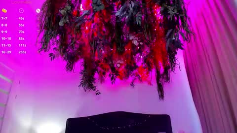 Snapshot of evastil chatting on 10/26/25, 06:19 Eva online show from 10/26/25, 06:19