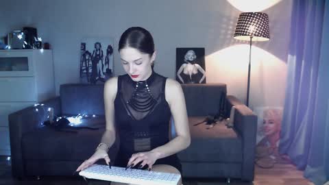 Eva online show from 12/06/24, 11:33