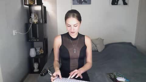 Eva online show from 09/17/25, 04:36