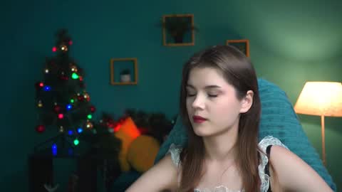 Snapshot of evathopson chatting on 12/08/24, 03:13 Eva  next stream -  - 1600 UTC2000  online show from 12/08/24, 03:13