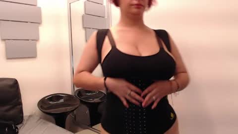 Eva Twiss online show from 05/18/26, 01:28