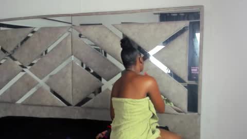 Eva And Emmanuel online show from 10/14/25, 02:51