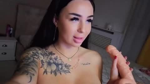 Snapshot of evaxrose chatting on 09/26/25, 03:43 Eva online show from 09/26/25, 03:43