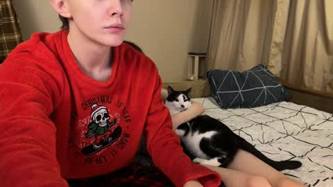 Snapshot of eveandrobert chatting on 01/20/25, 02:11 EveRobert online show from 01/20/25, 02:11