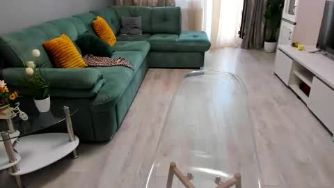 eveeevian online show from 09/21/25, 09:44