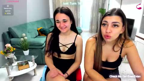 Snapshot of eveeevian chatting on 10/24/25, 09:17 eveeevian online show from 10/24/25, 09:17