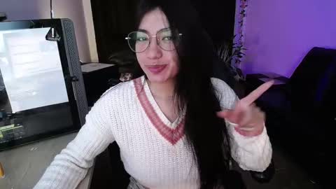 Snapshot of eveelyn_20 chatting on 02/26/25, 06:04 Kissed by an angel IG evee lyn20 online show from 02/26/25, 06:04