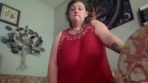 Snapshot of evehaspowers chatting on 11/05/25, 11:32 Eve online show from 11/05/25, 11:32