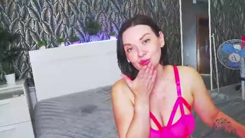 EveLibston online show from 06/11/26, 03:04