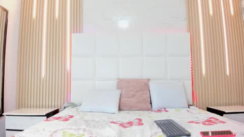 Evelin online show from 11/23/25, 12:38