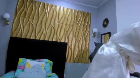 Snapshot of evelin_shy chatting on 11/28/25, 03:25 Evelin online show from 11/28/25, 03:25