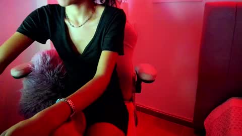 Snapshot of evelin_shy chatting on 11/30/25, 03:49 Evelin online show from 11/30/25, 03:49