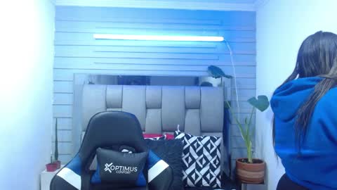 evelin zaens online show from 06/09/26, 03:40