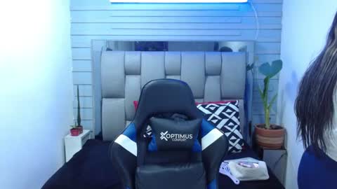 evelin zaens online show from 06/10/26, 03:18