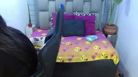 evelin zaens online show from 07/22/26, 03:31