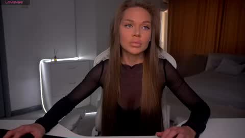 Evelina online show from 05/04/26, 02:35