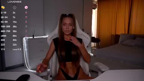 Evelina online show from 07/26/26, 09:38