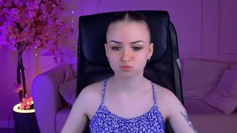 Evelina online show from 06/08/26, 09:09