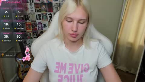 Evelina online show from 06/13/26, 01:58