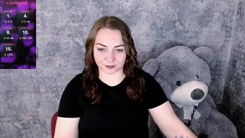 Snapshot of evelineli chatting on 12/16/25, 01:16 Lydia online show from 12/16/25, 01:16