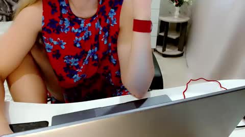 evelove online show from 10/14/25, 05:08