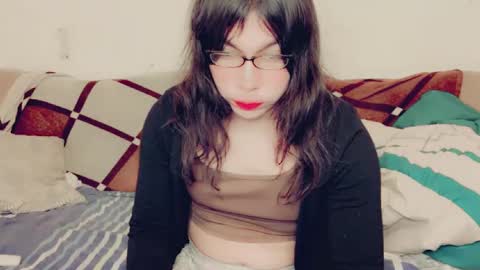 Snapshot of evelyn420521 chatting on 01/12/25, 06:16 evelyn420521 online show from 01/12/25, 06:16