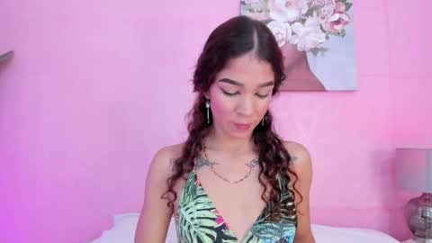 Snapshot of evelyn__rose1 chatting on 03/03/26, 06:36 evelyn__rose1 online show from 03/03/26, 06:36