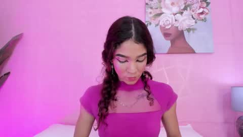Snapshot of evelyn__rose1 chatting on 03/04/26, 06:25 evelyn__rose1 online show from 03/04/26, 06:25