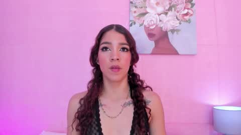 Snapshot of evelyn__rose1 chatting on 03/25/26, 05:52 evelyn__rose1 online show from 03/25/26, 05:52