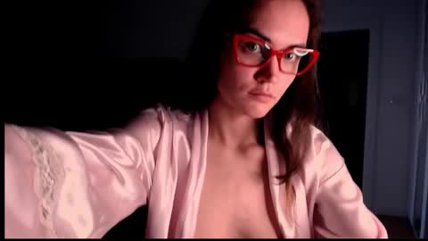 Snapshot of evelyn_gg chatting on 03/06/26, 12:01 Evelyn online show from 03/06/26, 12:01
