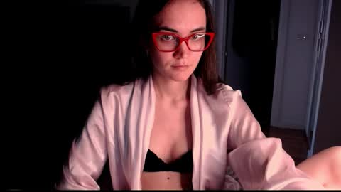 Snapshot of evelyn_gg chatting on 03/10/26, 10:20 Evelyn online show from 03/10/26, 10:20